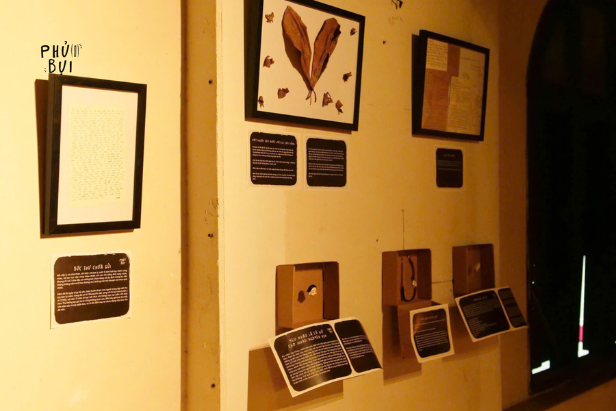 Những câu chuyện món đồ mang lại không chỉ tạo nên giá trị độc đáo cho triển lãm mà còn truyền cảm hứng để Ban Tổ chức thiết kế không gian trưng bày mang đầy sự ấm áp và gần gũi, chạm đến trái tim người tham gia. anh-1-1.png