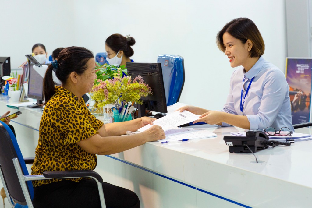 Tinh giản biên chế, nâng cao chất lượng làm việc của công chức, viên chức...