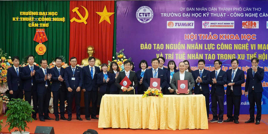Trường Đại học Kỹ thuật - Công nghệ Cần Thơ ký kết hợp tác với doanh nghiệp trong đào nhân lực công nghệ vi mạch bán dẫn và trí tuệ nhân tạo. Ảnh: Q. Ngữ sinh-vien-thuc-hoc-va-thuc-hanh-1.jpg