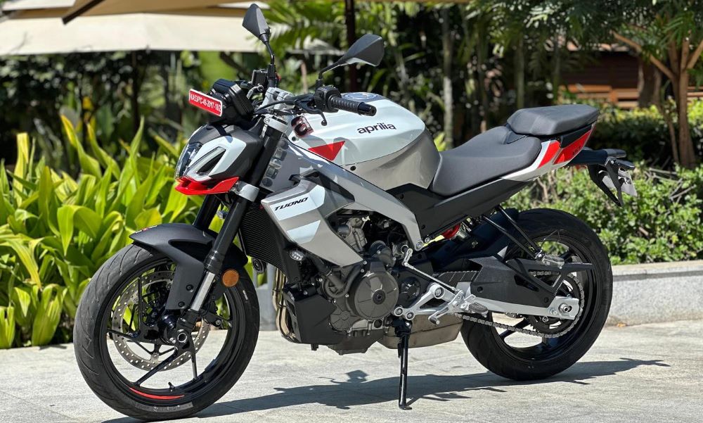 Aprilia Tuono 457 2025 ra mắt thị trường Ấn Độ. Ảnh: MotorBeam