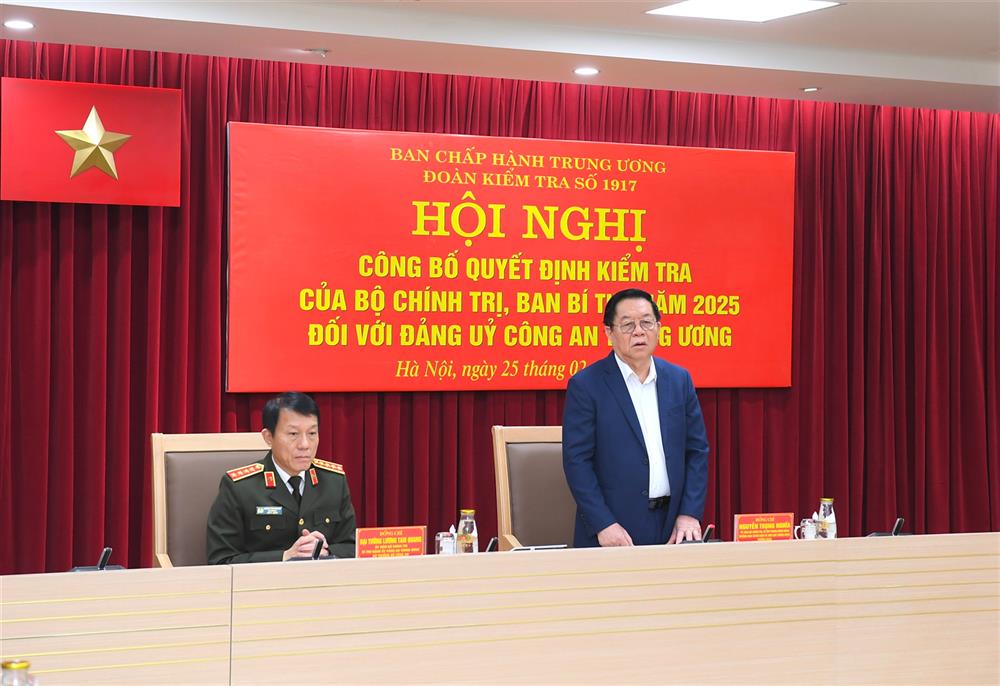 Ông Nguyễn Trọng Nghĩa, Trưởng Ban Tuyên giáo và Dân vận Trung ương, Trưởng Đoàn Kiểm tra phát biểu tại Hội nghị. Ảnh: Bộ Công an
