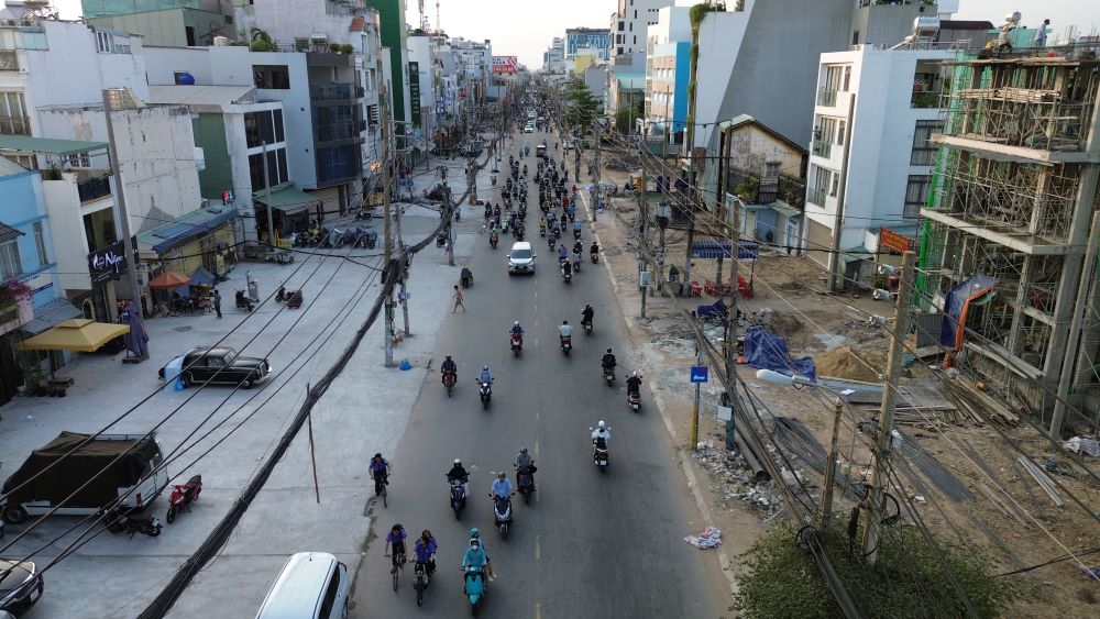 Đường Cách Mạng Tháng 8, Quận 3 và Quận 10 đã được dọn sạch mặt bằng để chuẩn bị khởi công. Ảnh: Anh Tú