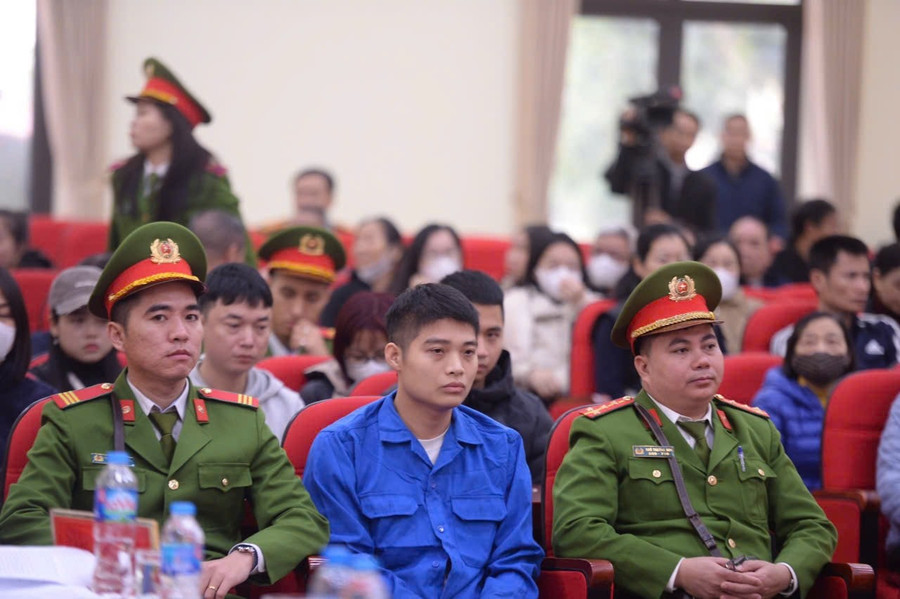 Phiên tòa được bảo vệ nghiêm ngặt. cai-ket-dang-cho-hanh-vi-coi-thuong-phap-luat-2.jpg