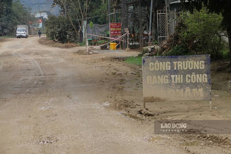 Công trường dự án vắng bóng công nhân. Ảnh: Lam Thanh