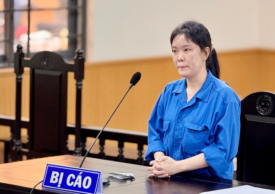 Nguyễn Thị Kim Phương tại tòa. (Ảnh: Tiến Tầm) 1000039566.jpg