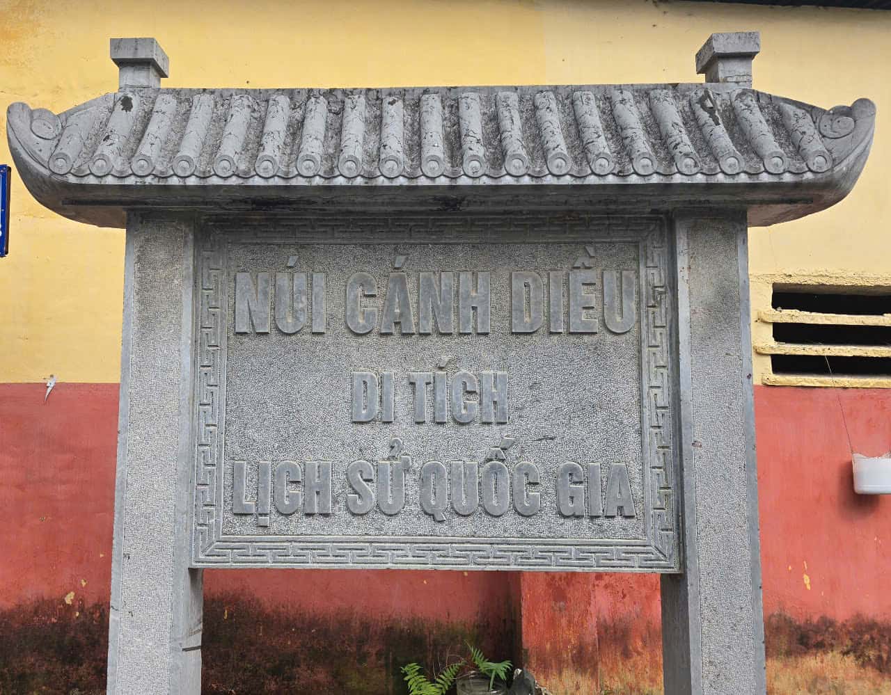 Núi Cánh Diều được công nhận là di tích lịch sử Quốc gia từ năm 1962. Ảnh: Nguyễn Trường