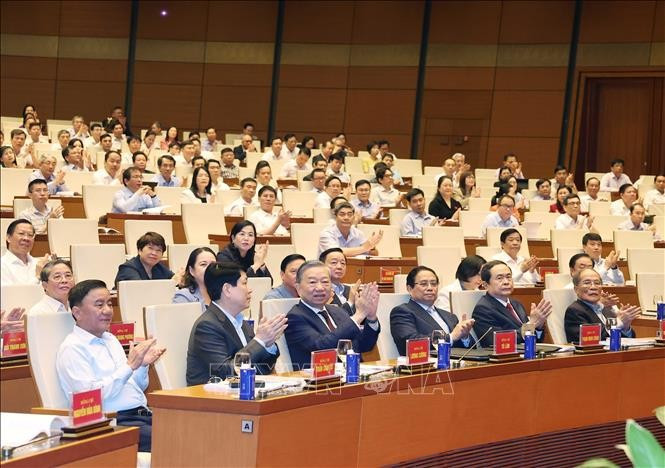 Lãnh đạo, nguyên lãnh đạo Đảng, Nhà nước dự hội nghị. (Ảnh: Thống Nhất/TTXVN) Lãnh đạo, nguyên lãnh đạo Đảng, Nhà nước dự hội nghị. (Ảnh: Thống Nhất/TTXVN)