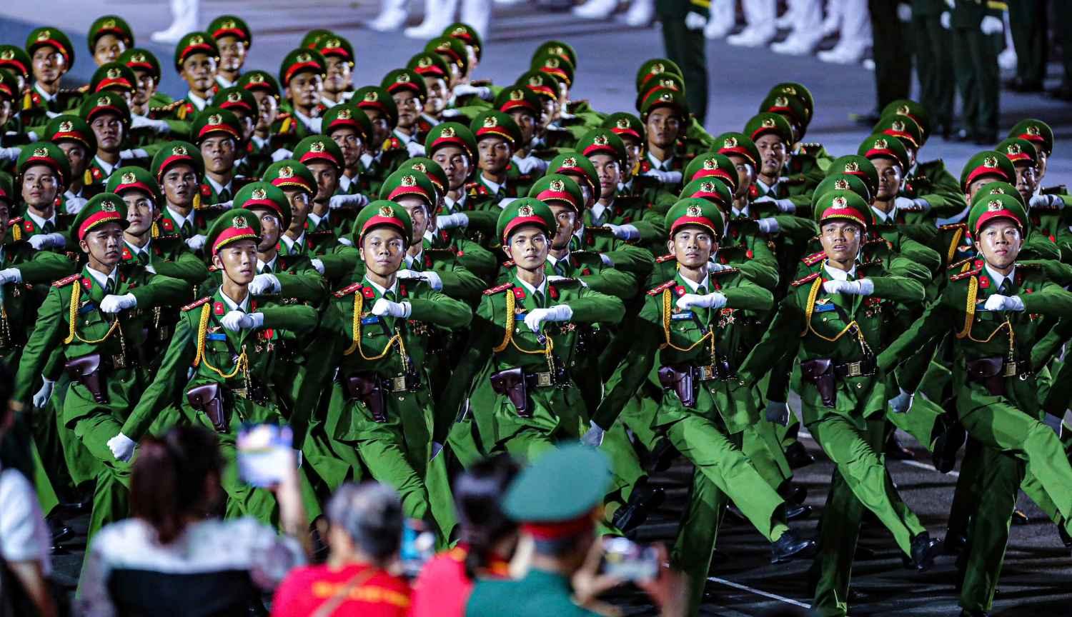 Khối sĩ quan Cảnh sát nhân dân.