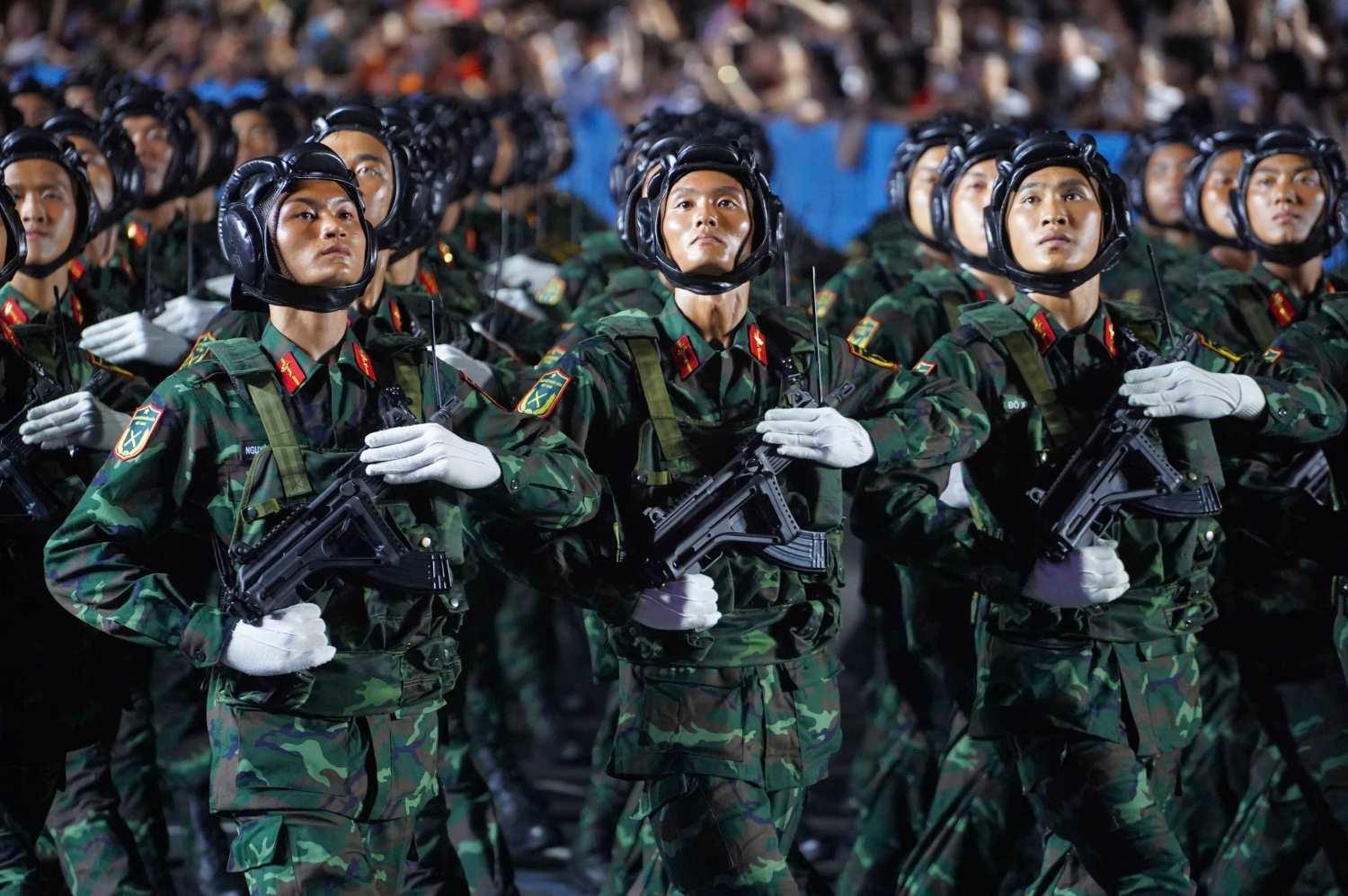 Khối chiến sĩ tăng thiết giáp.