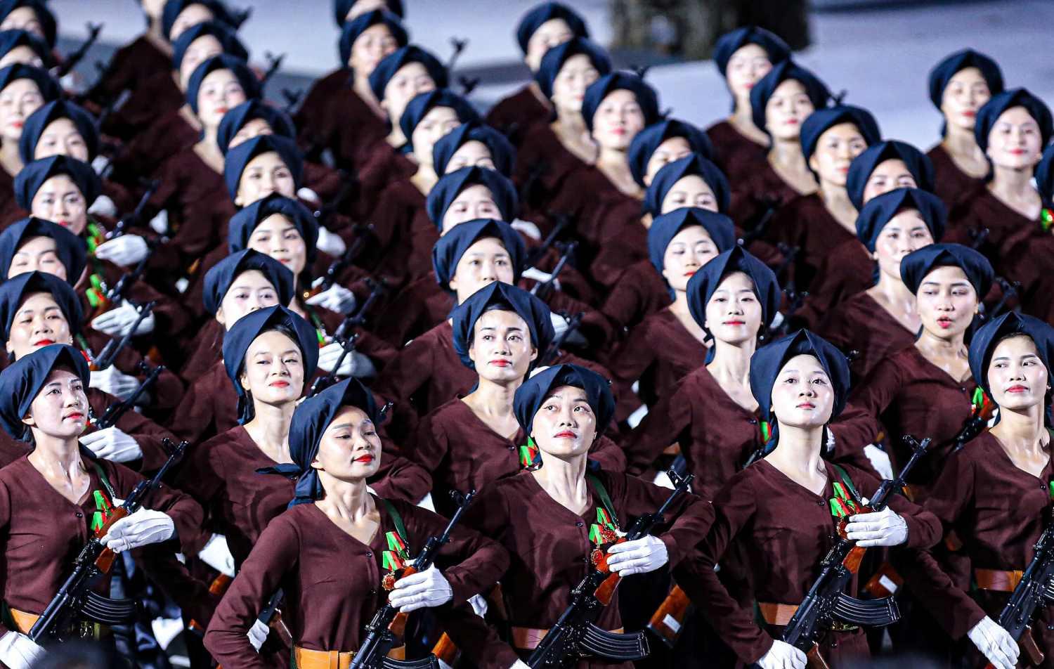 Khối nữ dân quân miền Bắc.