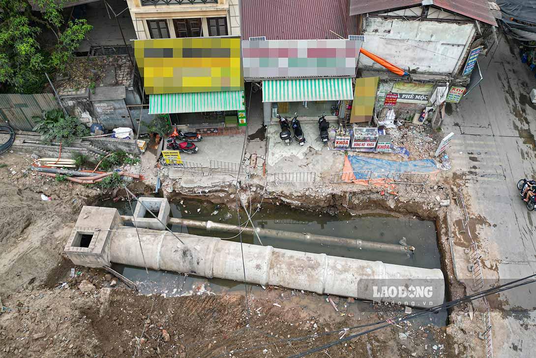 Nhiều khu vực mặt bằng trong dự án đang chờ được giải tỏa.