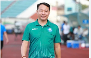 HLV Vũ Hồng Việt hài lòng với trận thắng Thanh Hóa ở vòng 22 V-League.