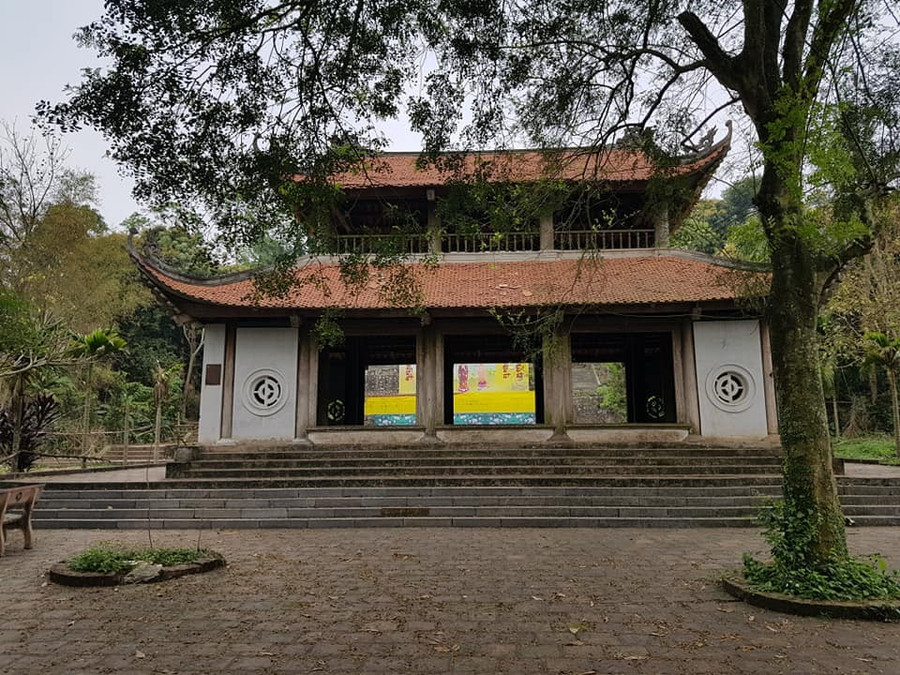 Tam quan chùa Long Đọi Sơn. long-doi-son-2.jpg