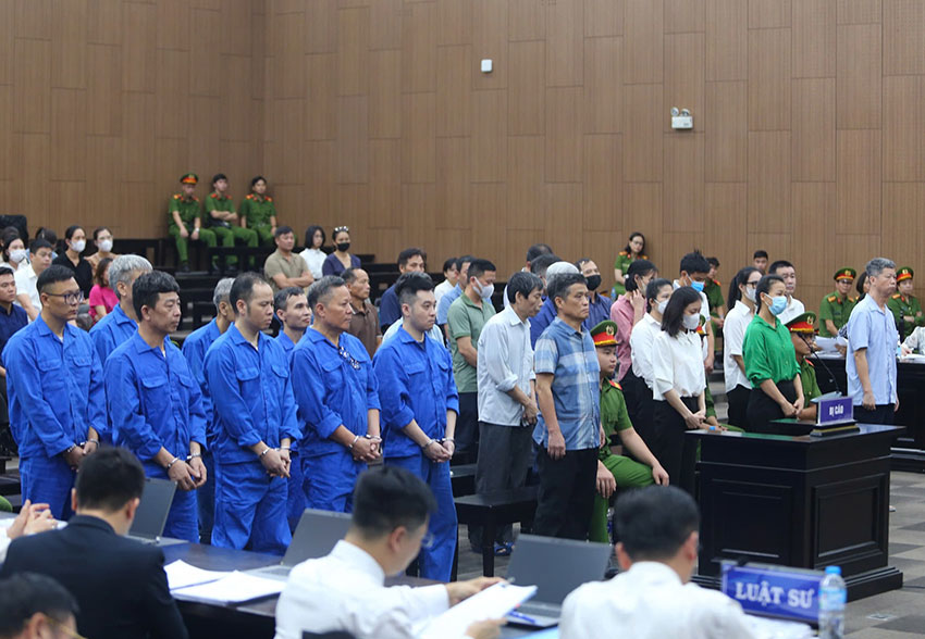 Toàn cảnh phiên tòa xét xử 27 vị cáo vụ Công ty Thái Dương. Ảnh: Quang Việt