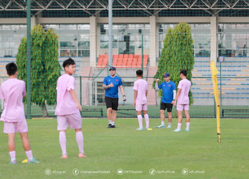 U16 Việt Nam chú trọng rèn giũa chiến thuật. Ảnh: VFF