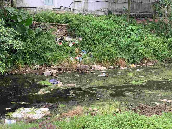 Kênh CT9 giáp ranh Hà Nam và Nam Định đen đặc, ô nhiễm nặng