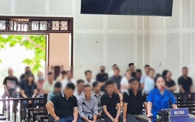 Xét xử 10 bị cáo chơi lô đề tại Quảng Ninh