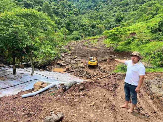 Doanh nghiệp tự ý san lấp, ngăn suối ở Hòa Bình