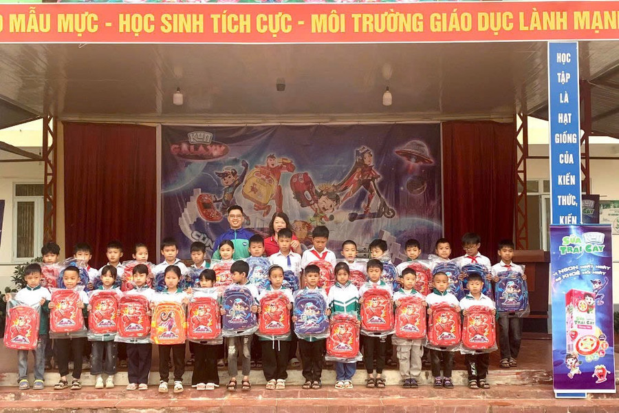 Công tác xã hội hóa luôn được nhà trường quan tâm thực hiện. tieu-hoc-thanh-chan-2.jpg