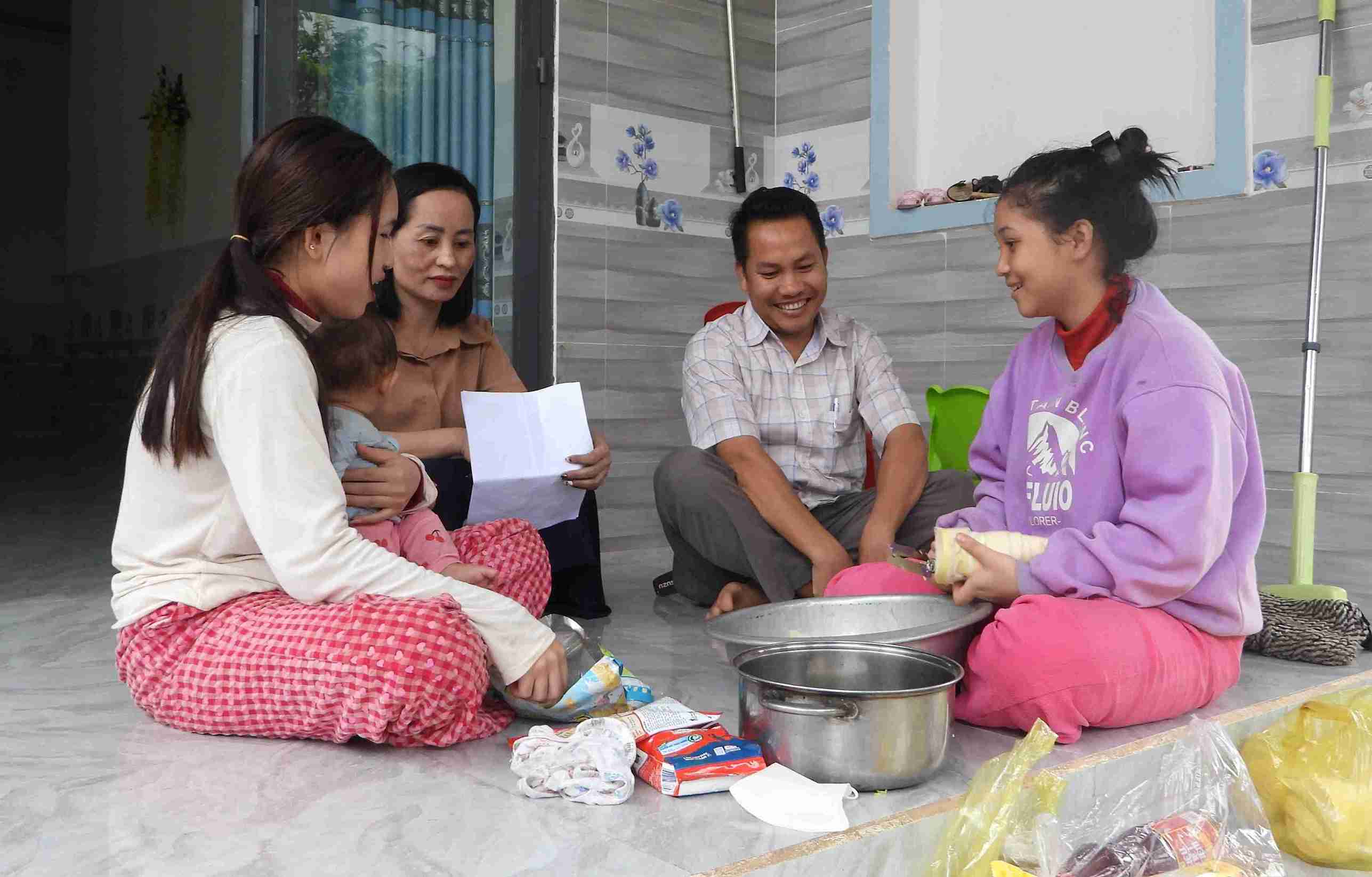 Nhiều hộ gia đình vùng đồng bào dân tộc thiểu số ở huyện đã có cuộc sống tốt hơn. Ảnh: Bảo Lâm