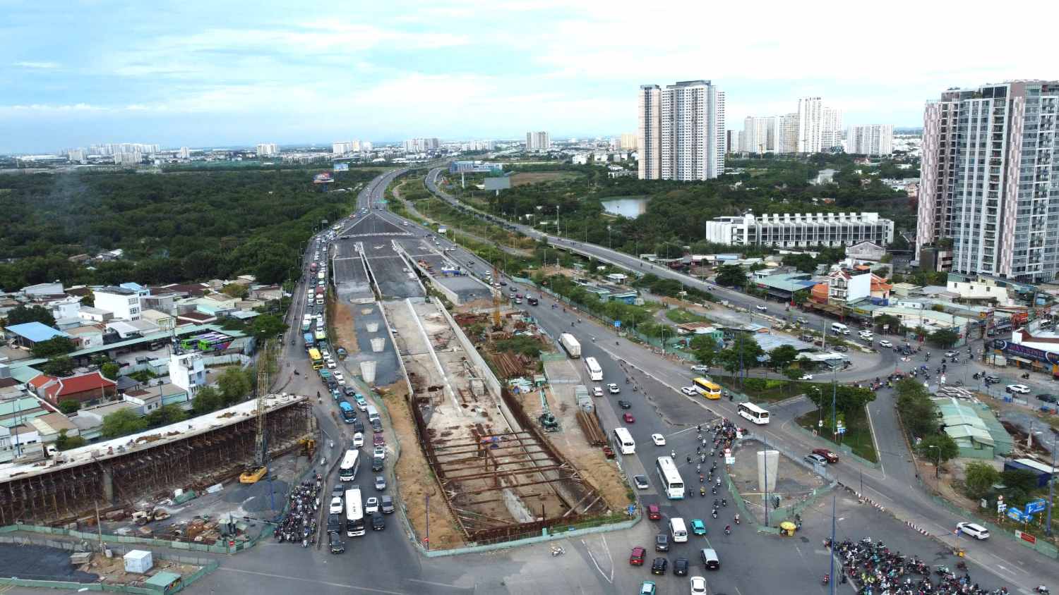 Đường dẫn cao tốc TPHCM - Long Thành gần nút giao An Phú.  Ảnh: Anh Tú