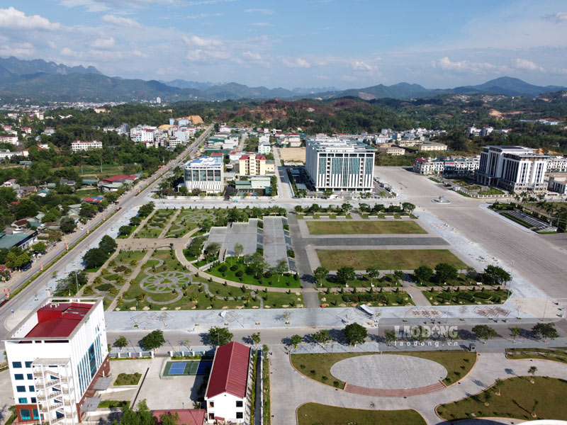 Quảng trường Pác Bó đang được chỉnh trang toàn diện. Ảnh: Tân Văn