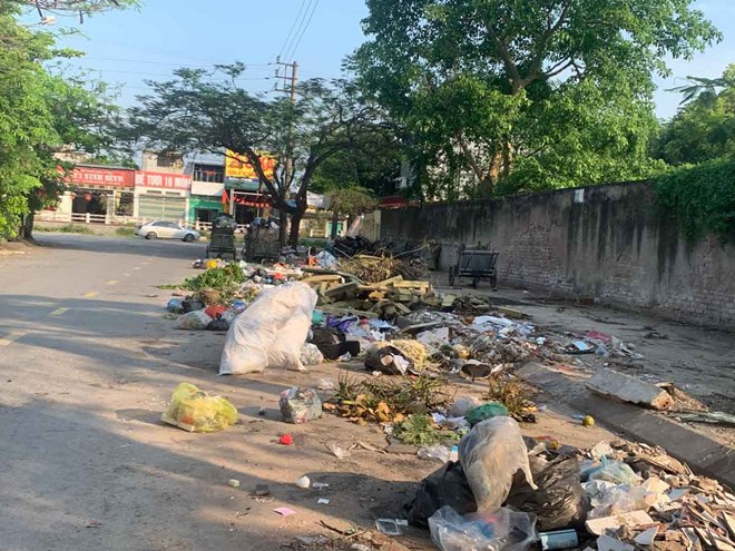 Kiểm tra điểm trung chuyển rác ô nhiễm ở TP Nam Định sau phản ánh của Lao Động