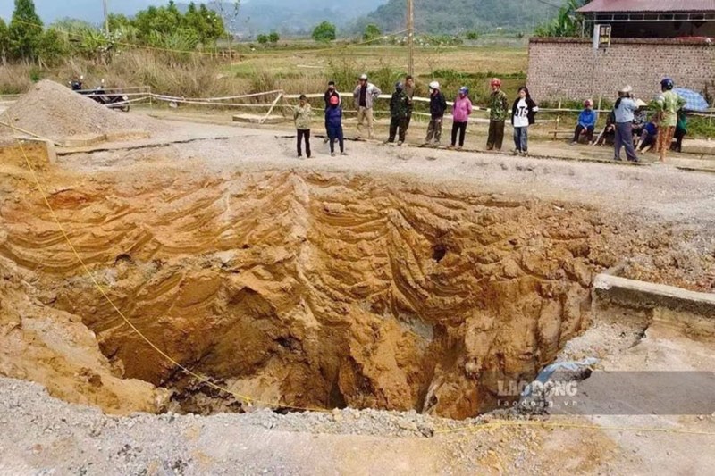 Cấu trúc ngầm karst phức tạp tại hố sụt lún ở Bắc Kạn. Ảnh: Lam Thanh