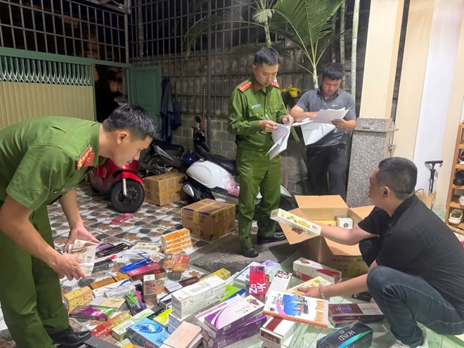 Công an Lâm Đồng triệt phá 15.000 bao thuốc lá lậu