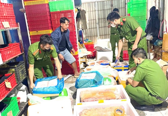 Lâm Đồng phát hiện 18 cơ sở kinh doanh thực phẩm không rõ nguồn gốc