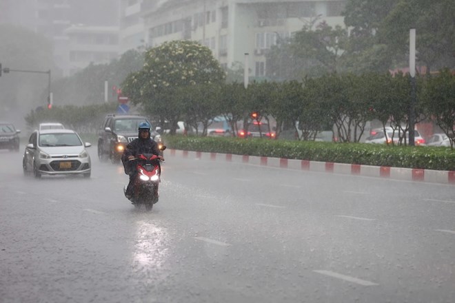 Dự báo thời điểm miền Bắc chuyển mưa dông, chấm dứt nắng nóng
