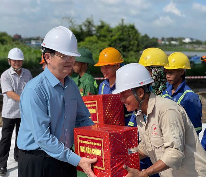 Phó Thủ tướng Mai Văn Chính kiểm tra tiến độ cầu Bình Gởi thuộc dự án Vành đai 3 TPHCM