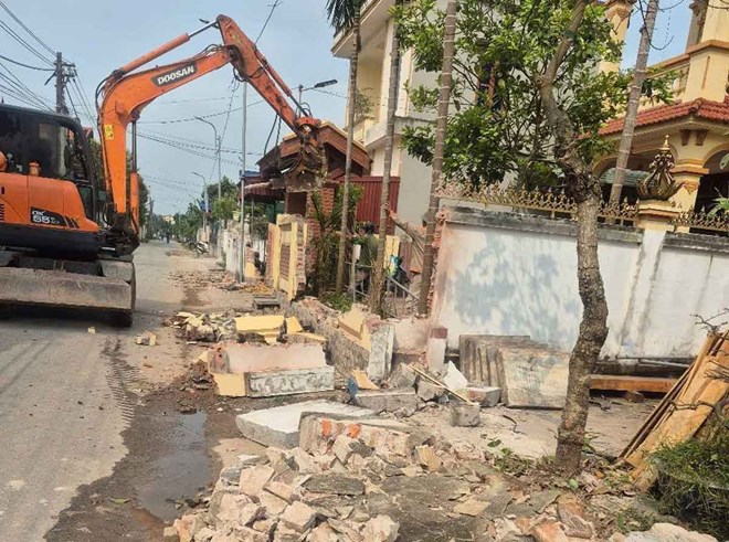 Chi hơn 45 tỉ đồng nâng cấp tuyến đường trục xã ở Nam Định