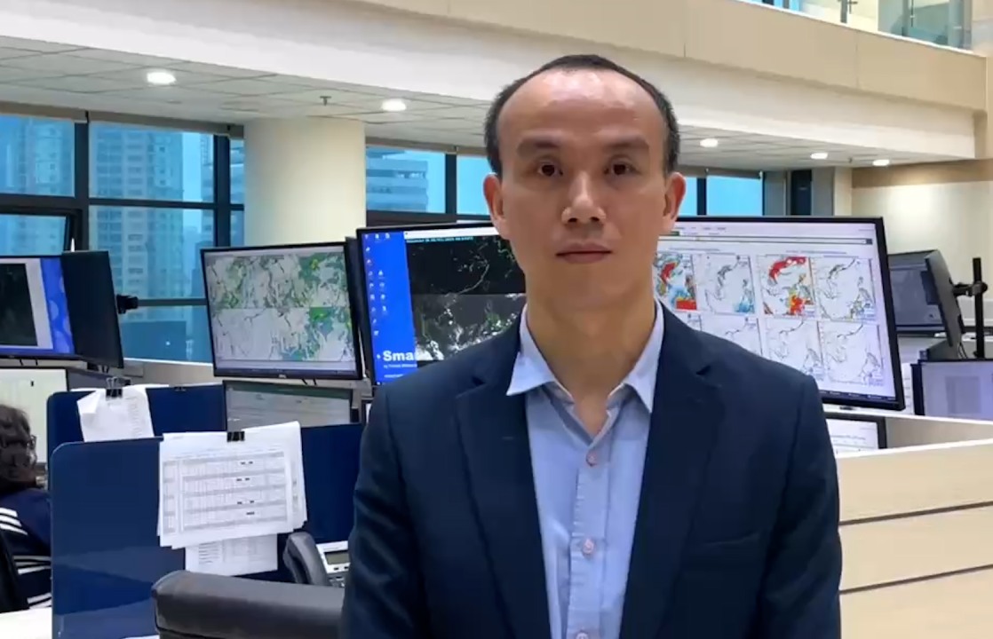 Tiến sĩ Hoàng Phúc Lâm - Phó Giám đốc Trung tâm Dự báo Khí tượng Thủy văn Quốc gia - cho biết tình hình mưa sẽ biến động phụ thuộc hướng di chuyển và diễn biến bão số 1. Ảnh: An An