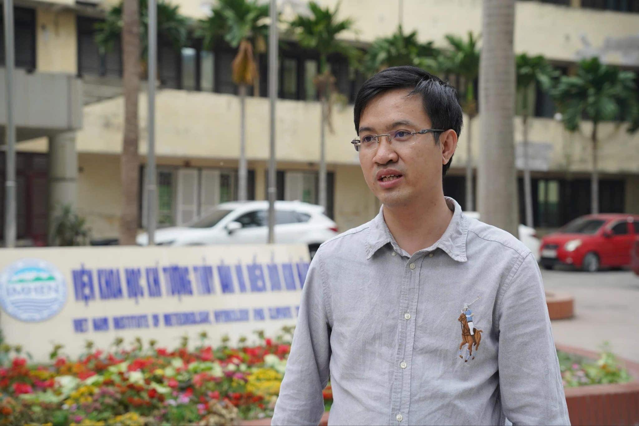 Tiến sĩ Trương Bá Kiên - Phó Giám đốc Trung tâm nghiên cứu Khí tượng khí hậu, Viện Khoa học Khí tượng Thủy văn và Biến đổi khí hậu cung cấp nhận định xu thế khí hậu từ tháng 6 đến tháng 8. Ảnh: Vũ Linh