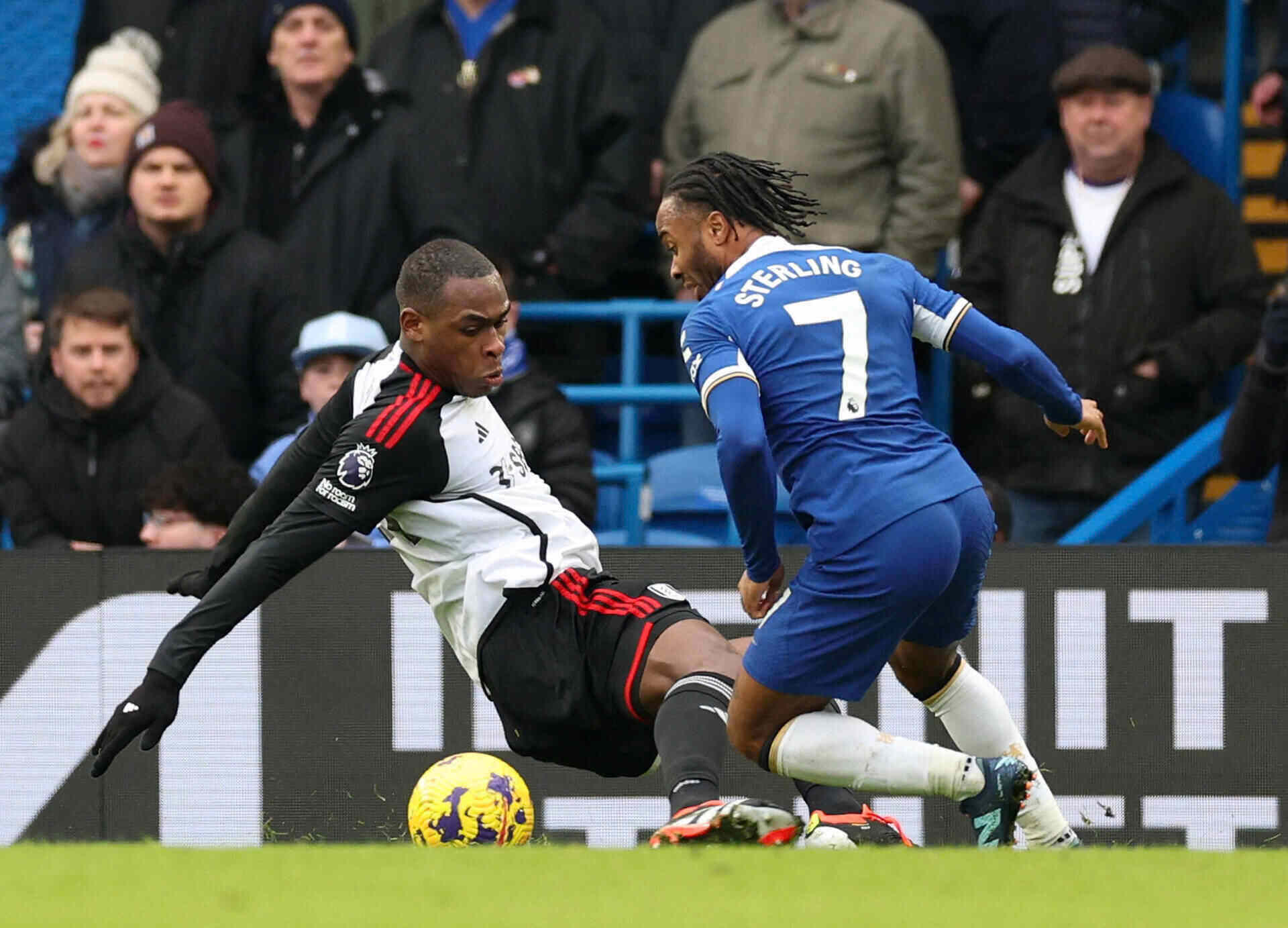 Không nhiều đội dám mạo hiểm chiêu mộ Sterling. Ảnh: AFP