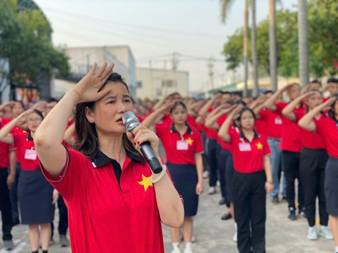 Gắn kết công nhân bằng lòng yêu nước và sáng kiến lao động