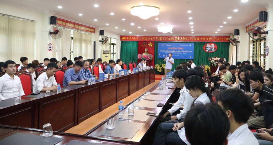 chuong-trinh-thu-hut-su-tham-gia-dong-dao-cua-sinh-vien.jpg