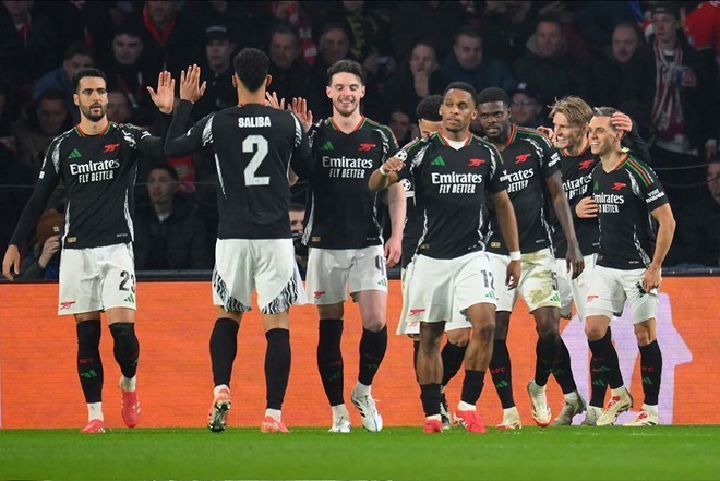 Marc Guehi sẽ rất khó có được suất đá chính tại Chelsea.  Ảnh: AFP