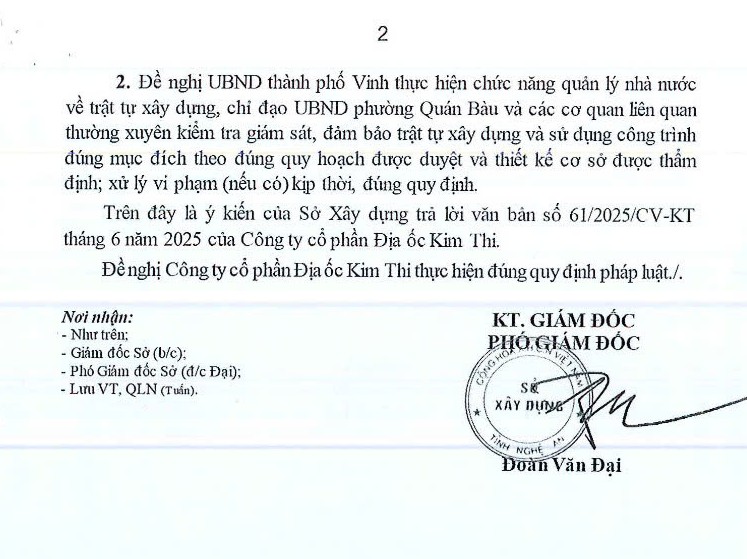 Văn bản của Sở Xây dựng tỉnh Nghệ An khẳng định, hạng mục thi công của Công ty CP Địa ốc Kim Thi được miễn giấy phép xây dựng. Dựa trên căn cứ này, Công ty Kim Thi đã khiếu nại UBND TP Vinh. Ảnh: Quang Đại