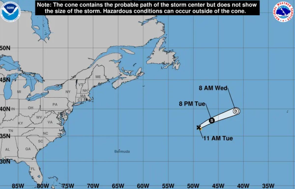 Bão Andrea xuất hiện giữa. Ảnh: NOAA