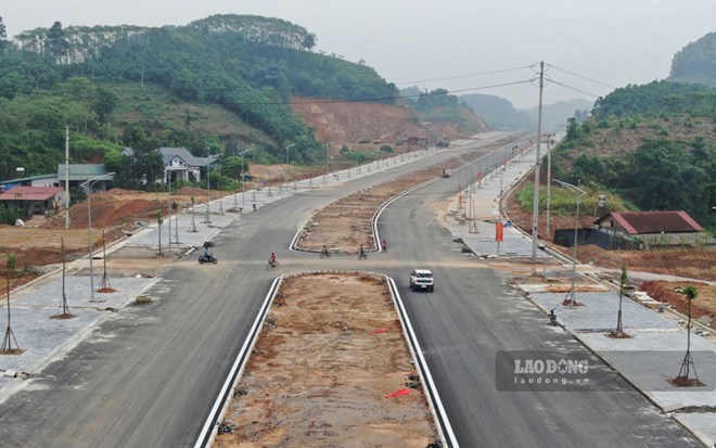 Toàn cảnh tuyến đường 300 tỉ đồng ở Yên Bái trước ngày thông xe