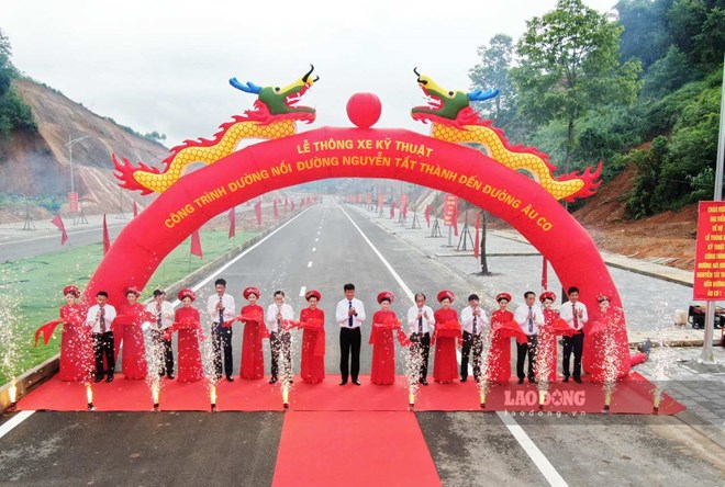 Thông xe đường nối 300 tỉ đồng ở vùng cao Yên Bái