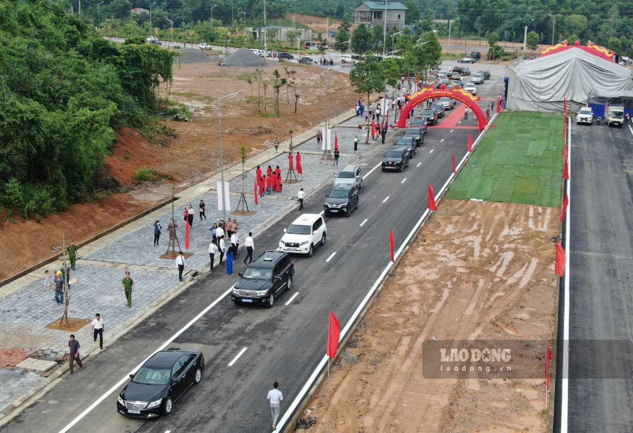 Đường nối Nguyễn Tất Thành với Âu Cơ đưa vào hoạt động giúp nâng cao hạ tầng giao thông, thúc đẩy phát triển kinh tế khu vực. Ảnh: Văn Đức.