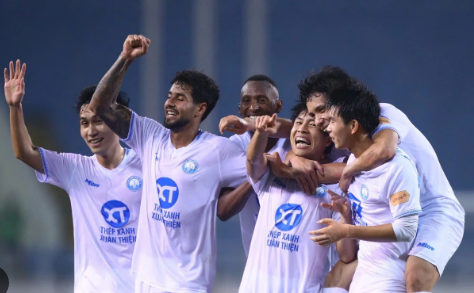 CLB Thép Xanh Nam Định tập huấn 10 ngày tại Phú Yên.