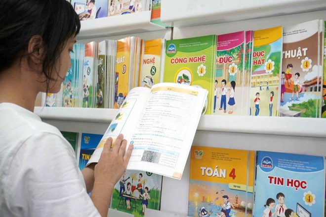 Rà soát, điều chỉnh sách giáo khoa sau sáp nhập