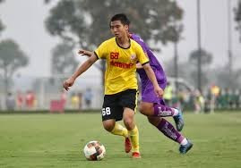 Trần Gia Huy thử việc Hoàng Anh Gia Lai sau khi rời Hòa Bình FC.