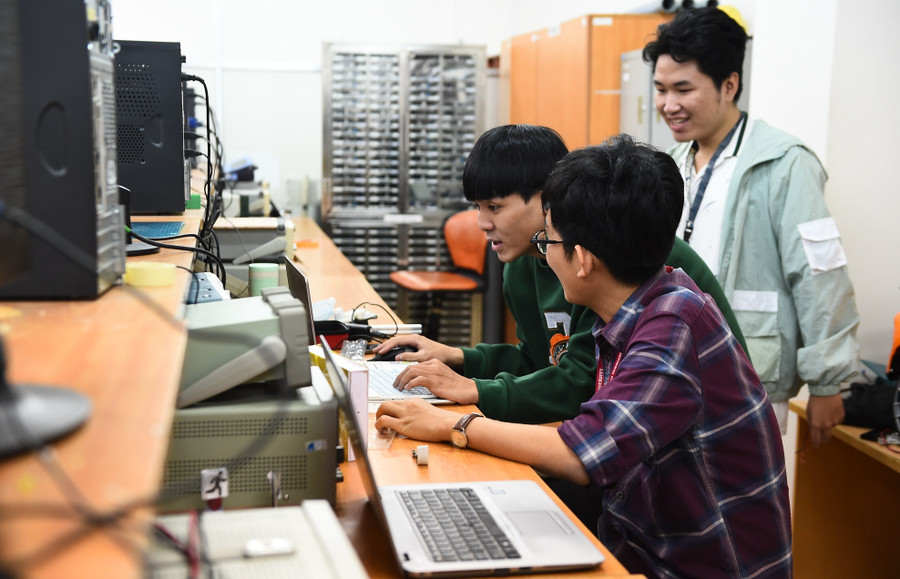 Sinh viên trong giờ học tại Trường Đại học Quốc tế, Đại học Quốc gia TP Hồ Chí Minh. Ảnh: Nguyễn Ngọc don-bay-phat-trien-nhan-luc-mui-nhon-2.jpg