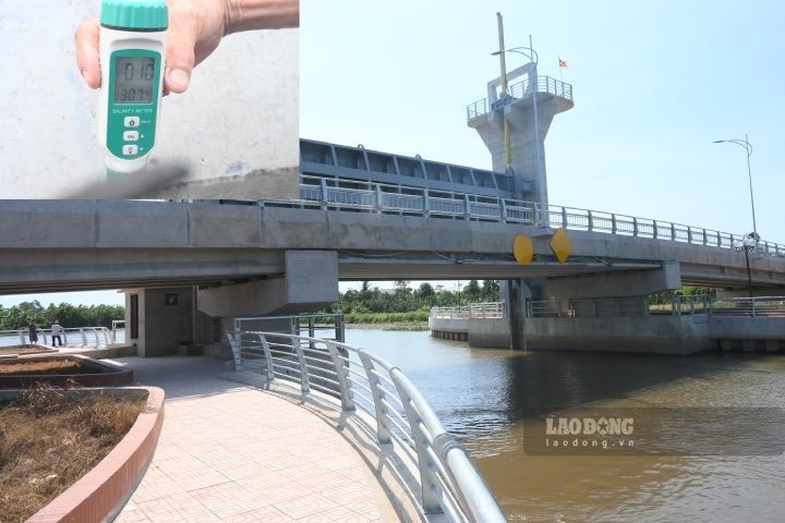 Cống Bến Rớ (huyện Châu Thành, tỉnh Bến Tre) đã hoàn thành, đưa vào sử dụng, hiện đang phát huy hiệu quả trong công tác ngăn mặn, trữ ngọt. Ảnh: Thành Nhân