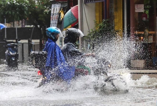 Hong Kong (Trung Quốc) ban hành mức cảnh báo cao nhất với bão Wipha